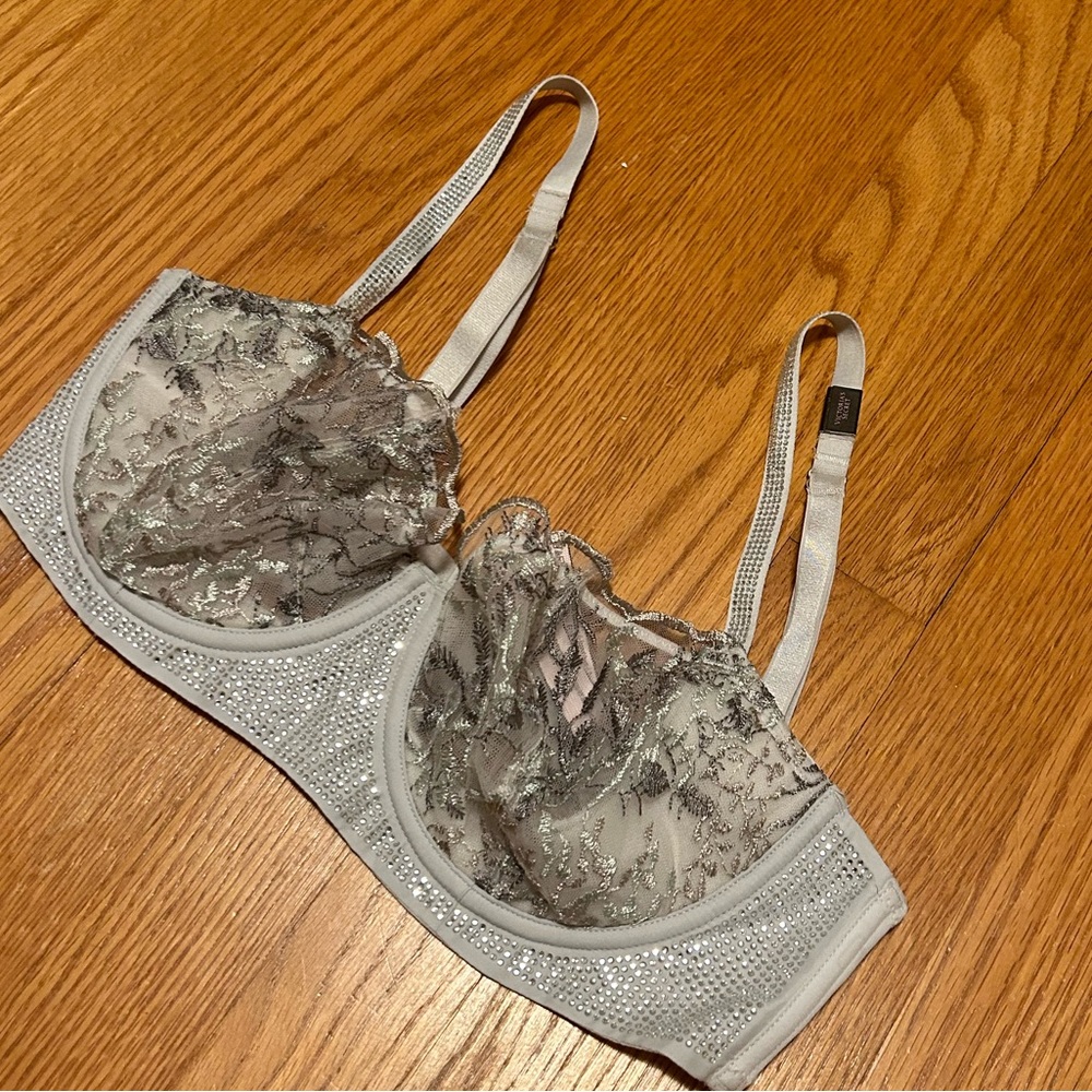 Victoria’s Secret bra